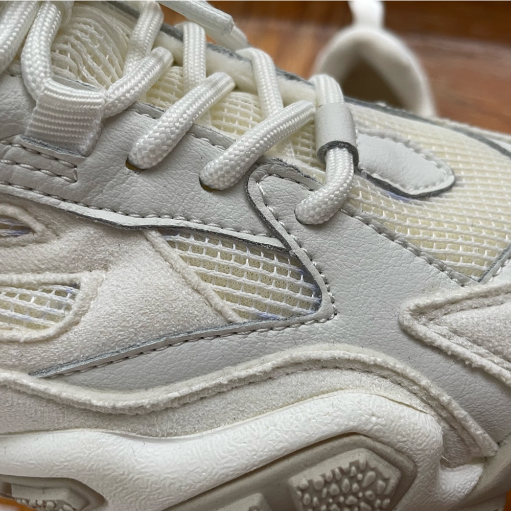 Sneakers - Picture 12 of 12